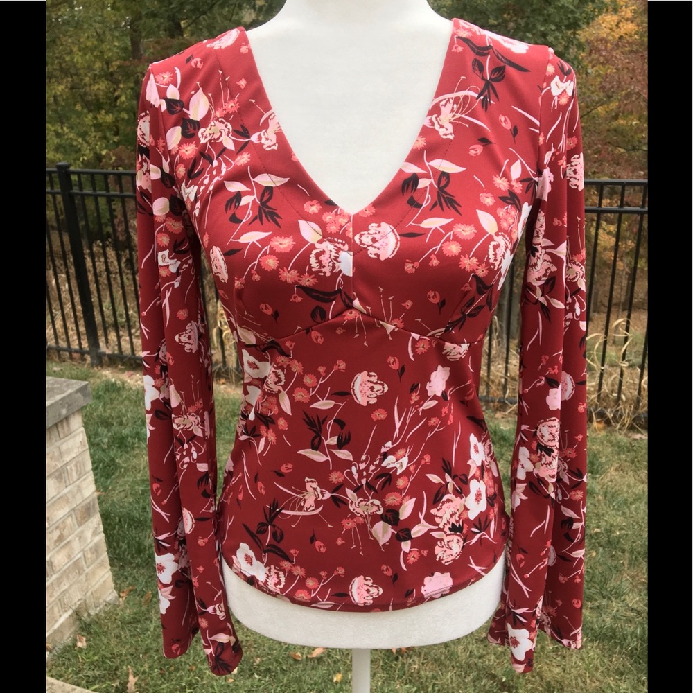 Gorgeous BCBGMAXAZRIA vintage top!